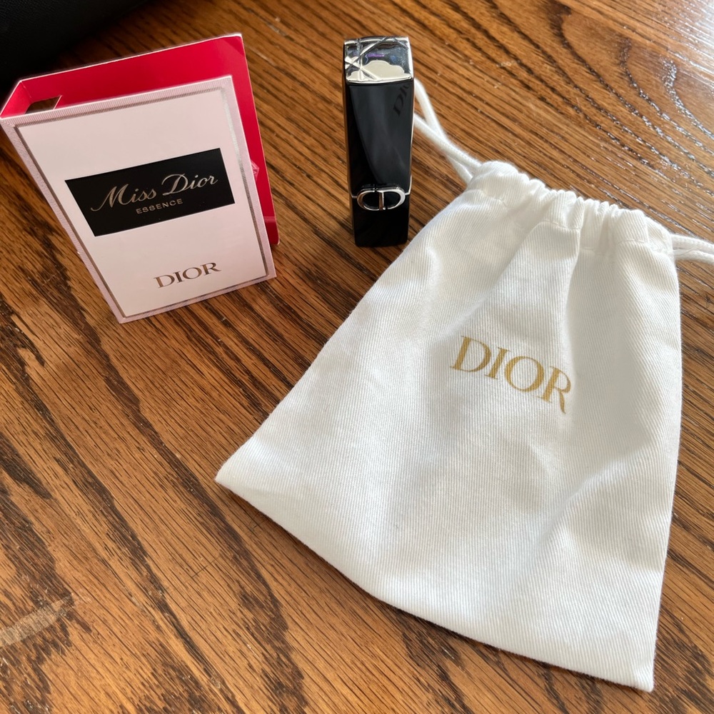 Christian Dior Drawstring Gift Bag with Rouge Dior Lipstick an Miss Dior Essence - Picture 6 of 7
